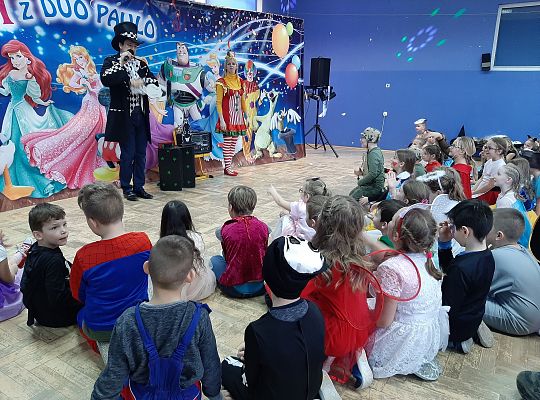 Szkolny bal karnawałowy