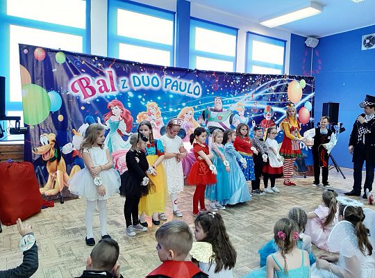 Szkolny bal karnawałowy