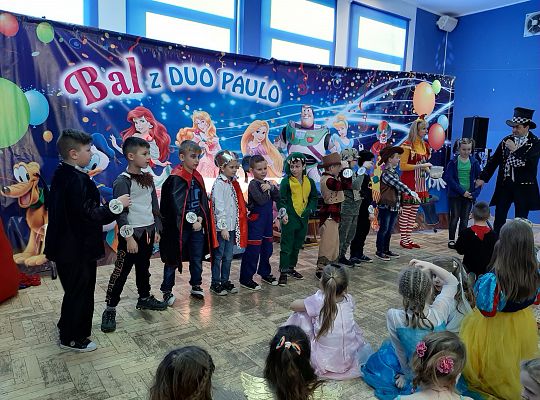 Szkolny bal karnawałowy