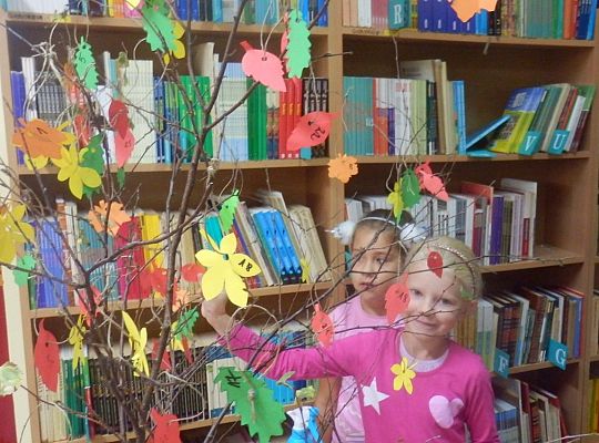 I Międzynarodowa Edycja Ogólnopolskiej Akcji Bicia Rekordu W Czytaniu na Przerwie, połączona z zabawą biblioteczną „Wylosuj sobie książkę na jesienne dni”.