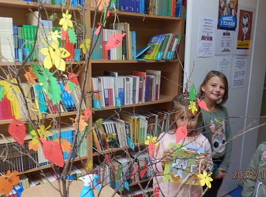 I Międzynarodowa Edycja Ogólnopolskiej Akcji Bicia Rekordu W Czytaniu na Przerwie, połączona z zabawą biblioteczną „Wylosuj sobie książkę na jesienne dni”.