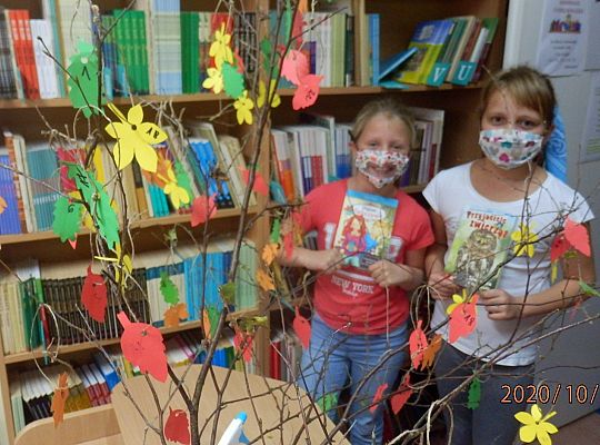 I Międzynarodowa Edycja Ogólnopolskiej Akcji Bicia Rekordu W Czytaniu na Przerwie, połączona z zabawą biblioteczną „Wylosuj sobie książkę na jesienne dni”.