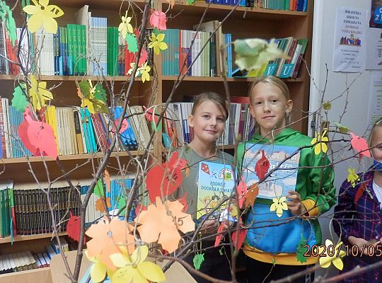 I Międzynarodowa Edycja Ogólnopolskiej Akcji Bicia Rekordu W Czytaniu na Przerwie, połączona z zabawą biblioteczną „Wylosuj sobie książkę na jesienne dni”.