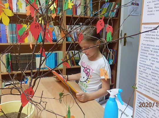 I Międzynarodowa Edycja Ogólnopolskiej Akcji Bicia Rekordu W Czytaniu na Przerwie, połączona z zabawą biblioteczną „Wylosuj sobie książkę na jesienne dni”.