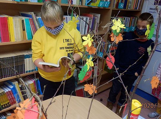 I Międzynarodowa Edycja Ogólnopolskiej Akcji Bicia Rekordu W Czytaniu na Przerwie, połączona z zabawą biblioteczną „Wylosuj sobie książkę na jesienne dni”.