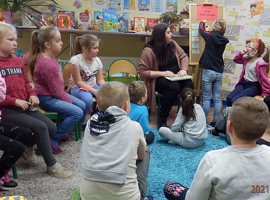 „Babcia i Dziadek od A do Z” spotkanie czytelnicze z klasą II b