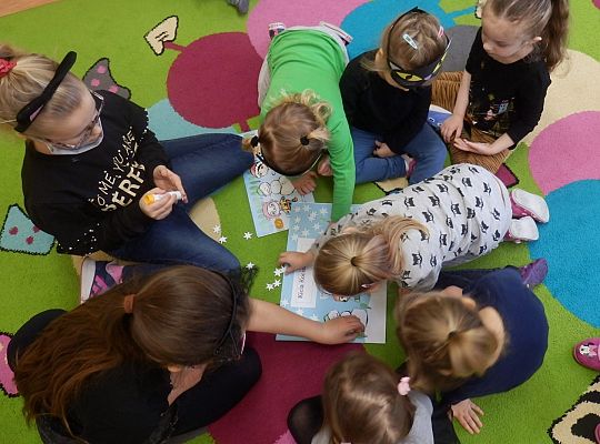 Kicia Kocia i inne koty.  Spotkanie czytelnicze u trzylatków.