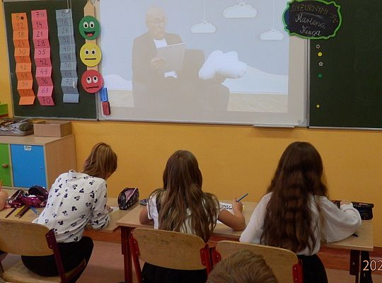 Czytamy z Klasą ...3 b