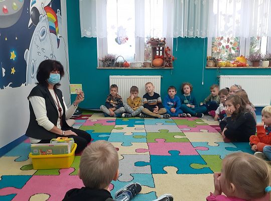 Zajęcie logopedyczne w grupie 0 "a", 0 "b".