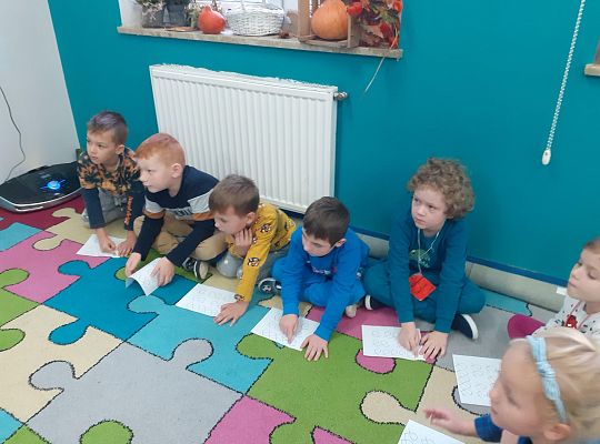 Zajęcie logopedyczne w grupie 0 "a", 0 "b".