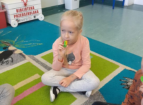 Zajęcie logopedyczne w grupie 0 "a", 0 "b".