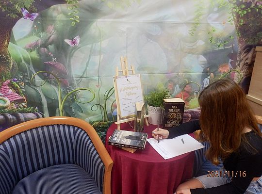 "Przepisujemy Tolkiena" ! Akcja w toku.