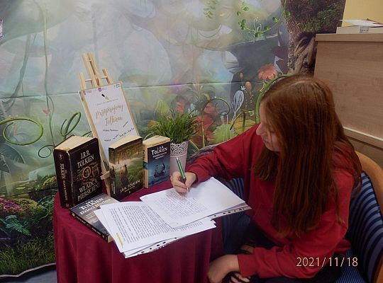 "Przepisujemy Tolkiena"...