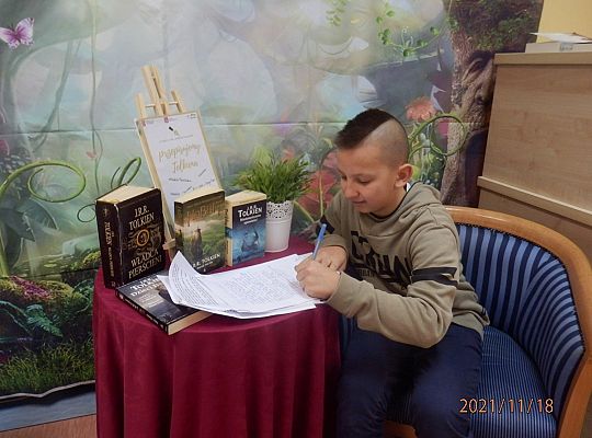 "Przepisujemy Tolkiena"...