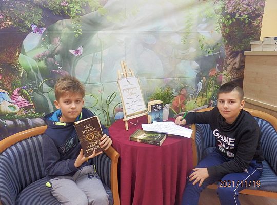 "Przepisujemy Tolkiena"...