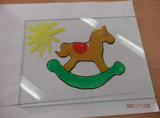 Malowanie na szkle – jak to się robi?