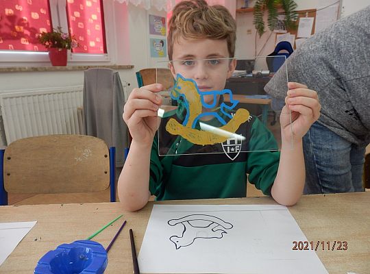 Malowanie na szkle – jak to się robi?