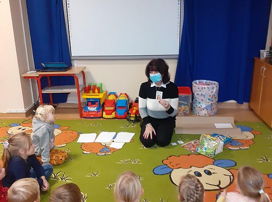 Zajęcie logopedyczne w grupie 0 "a".