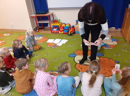 Zajęcie logopedyczne w grupie 0 "a".