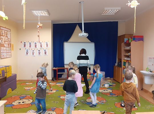 Zajęcie logopedyczne w grupie 0 "a".