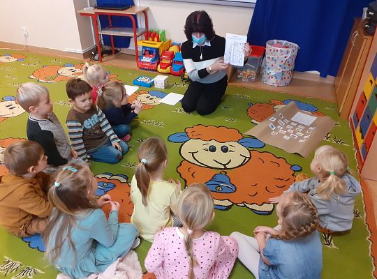 Zajęcie logopedyczne w grupie 0 "a".