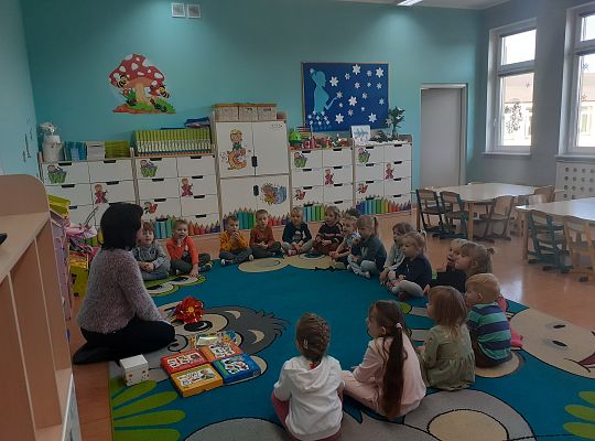 Spotkanie logopedyczne z przedszkolakami grupy 0 "e"