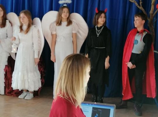 Jasełka w klasach 4 - 8