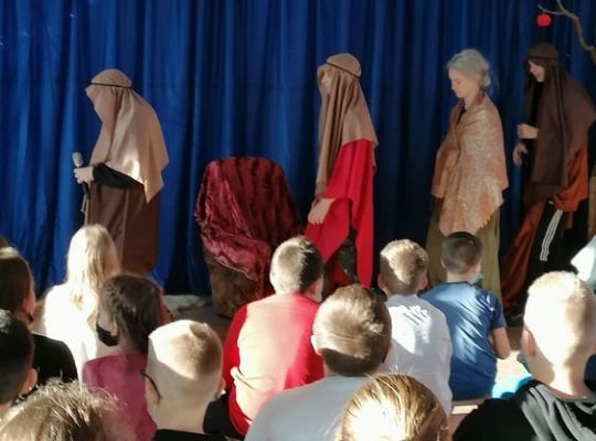 Jasełka w klasach 4 - 8