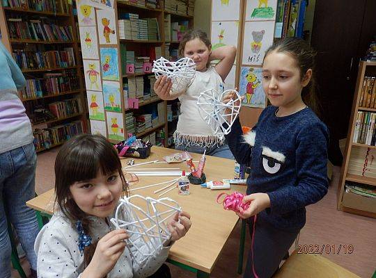 Serce z  papierowej wikliny