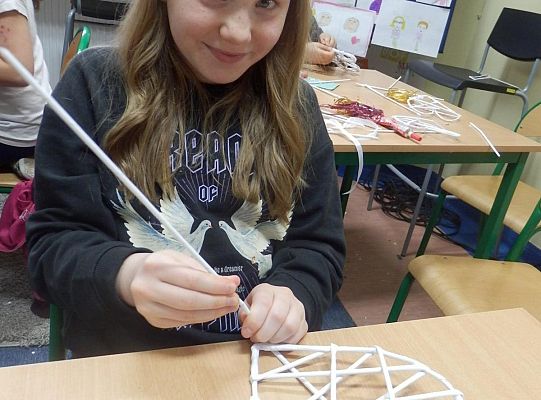 Serce z  papierowej wikliny