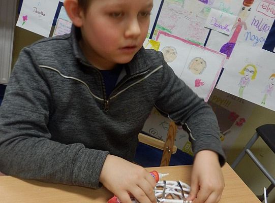 Serce z  papierowej wikliny