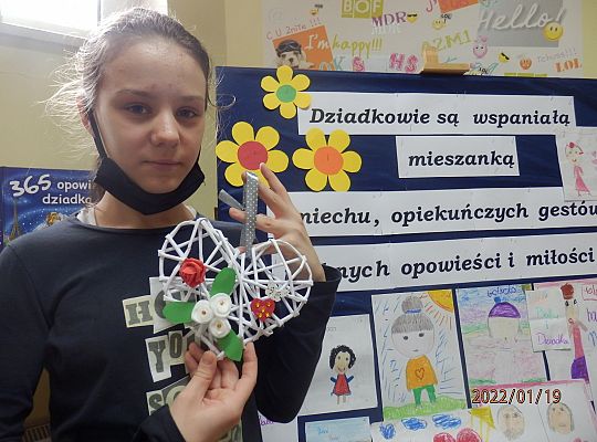 Serce z  papierowej wikliny