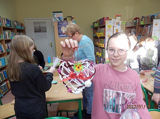 Serce z  papierowej wikliny