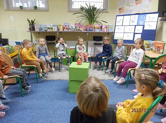 Jak poczytać, posłuchać  i pogłówkować, to tylko w bibliotece!