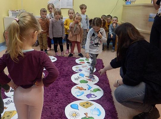 Jak poczytać, posłuchać  i pogłówkować, to tylko w bibliotece!