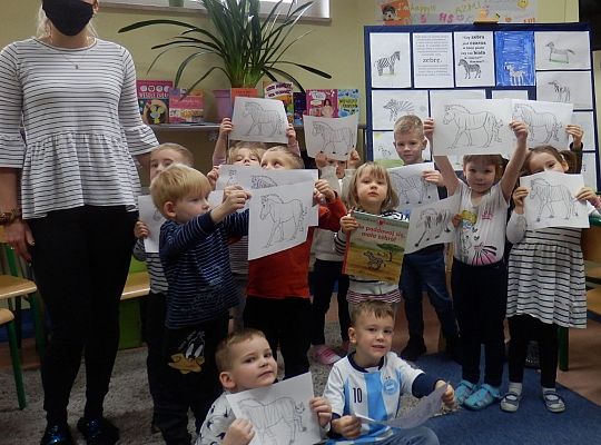 „Czy zebra jest biała w czarne paski, czy może czarna w białe paski?”