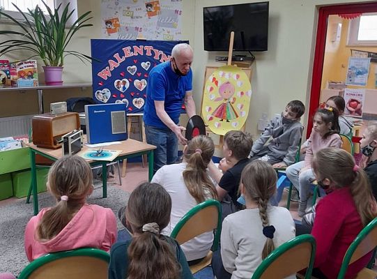 Na falach eteru. Światowy Dzień Radia