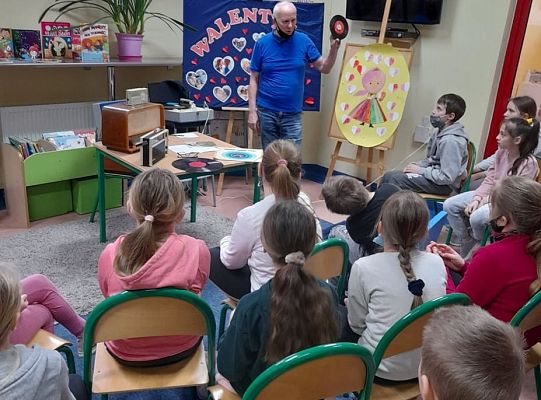 Na falach eteru. Światowy Dzień Radia