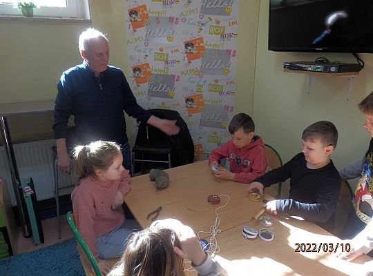 Jak  to „telefon miał kiedyś kabel?, „ a telefon komórkowy kiedyś nie był smart fonem?”.