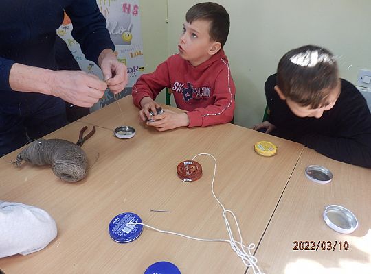 Jak  to „telefon miał kiedyś kabel?, „ a telefon komórkowy kiedyś nie był smart fonem?”.