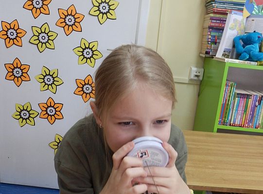 Jak  to „telefon miał kiedyś kabel?, „ a telefon komórkowy kiedyś nie był smart fonem?”.