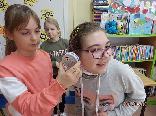 Jak  to „telefon miał kiedyś kabel?, „ a telefon komórkowy kiedyś nie był smart fonem?”.