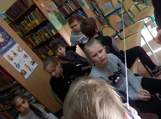 Jak  to „telefon miał kiedyś kabel?, „ a telefon komórkowy kiedyś nie był smart fonem?”.