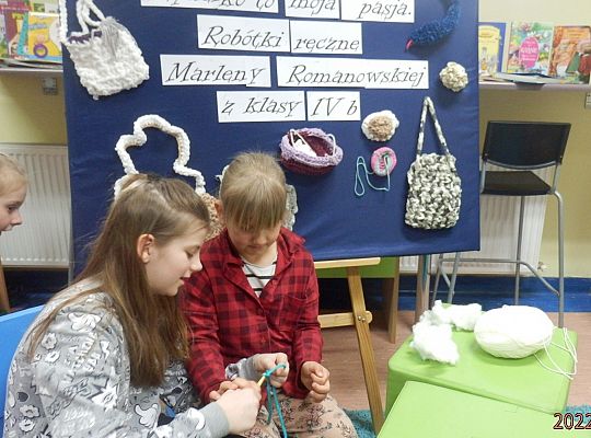 „Szydełko to moja pasja”. Warsztaty szydełkowania  przeprowadzone przez Marlenę z klasy IV b