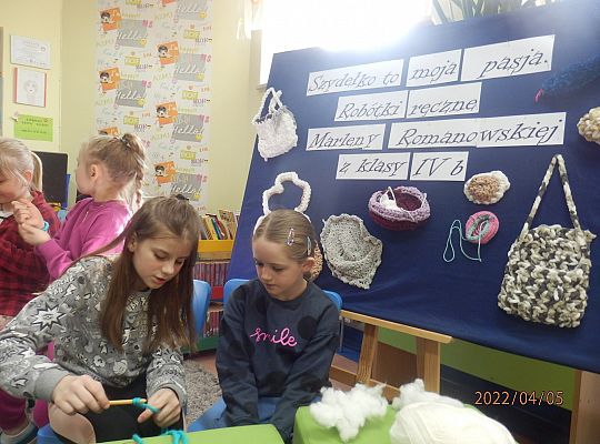 „Szydełko to moja pasja”. Warsztaty szydełkowania  przeprowadzone przez Marlenę z klasy IV b