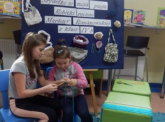 „Szydełko to moja pasja”. Warsztaty szydełkowania  przeprowadzone przez Marlenę z klasy IV b