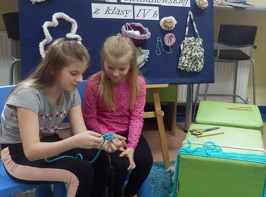 „Szydełko to moja pasja”. Warsztaty szydełkowania  przeprowadzone przez Marlenę z klasy IV b