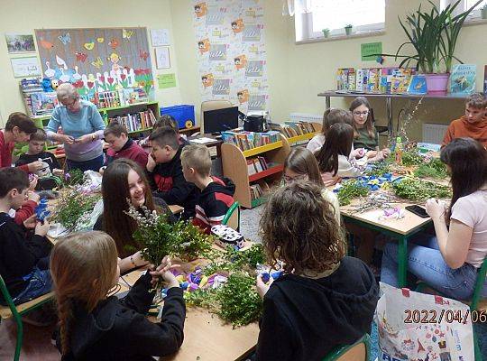 „Zrobione z gałązek, kwiatów i  wstążek…” warsztaty tworzenia palm wielkanocnych