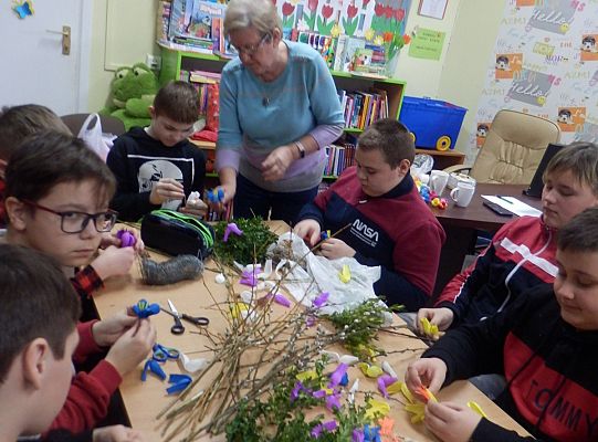 „Zrobione z gałązek, kwiatów i  wstążek…” warsztaty tworzenia palm wielkanocnych