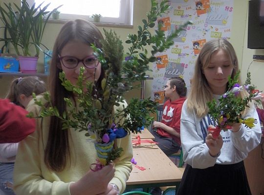 „Zrobione z gałązek, kwiatów i  wstążek…” warsztaty tworzenia palm wielkanocnych
